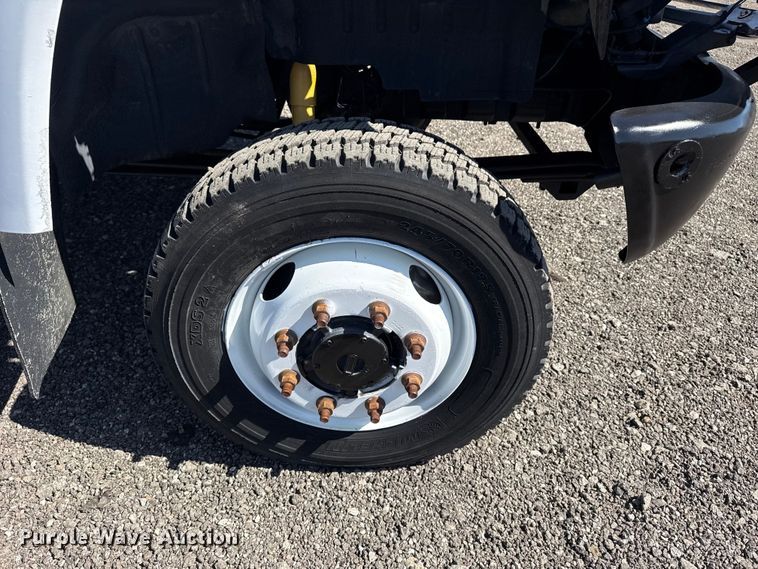 image for item EG8903 2008 Chevrolet C5500 bucket truck