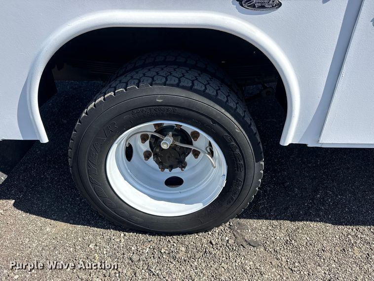 image for item EG8903 2008 Chevrolet C5500 bucket truck