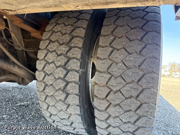 image for item EG8903 2008 Chevrolet C5500 bucket truck