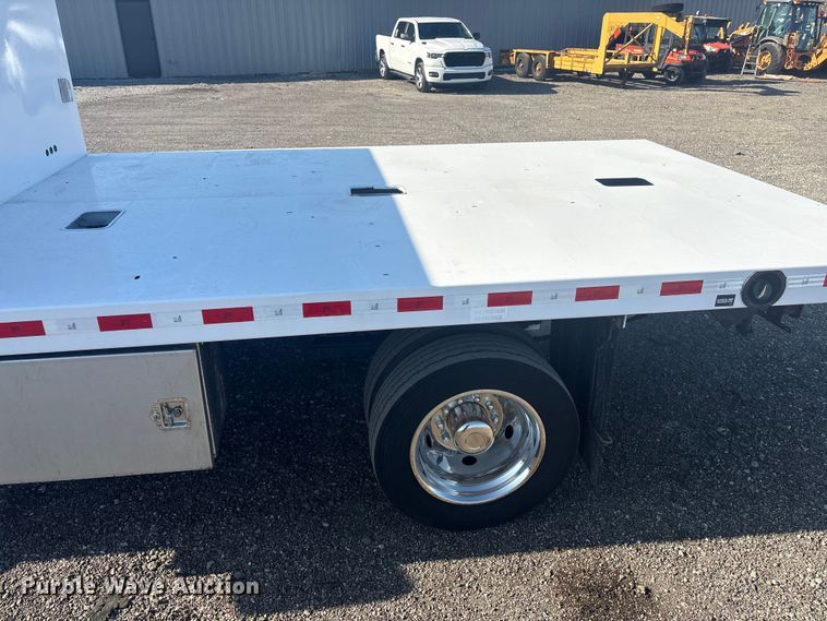 image for item EG8906 2016 Ford F450 Super Duty XL flatbed truck