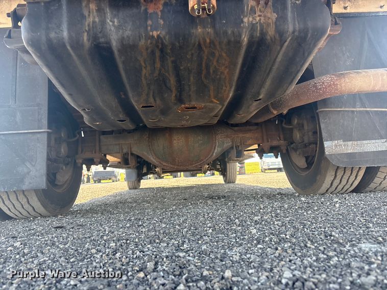 image for item EG8906 2016 Ford F450 Super Duty XL flatbed truck