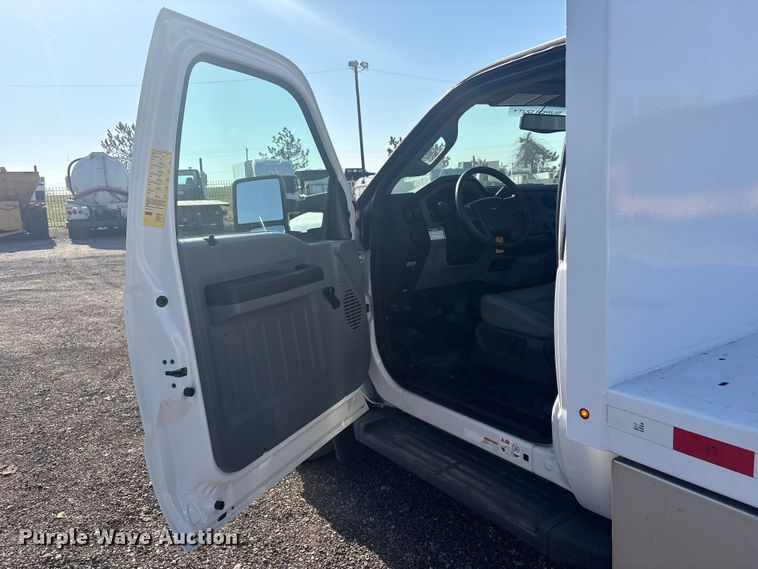 image for item EG8906 2016 Ford F450 Super Duty XL flatbed truck