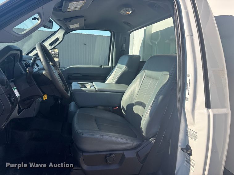 image for item EG8906 2016 Ford F450 Super Duty XL flatbed truck