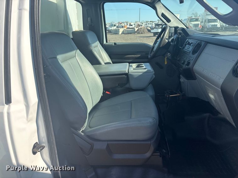 image for item EG8906 2016 Ford F450 Super Duty XL flatbed truck