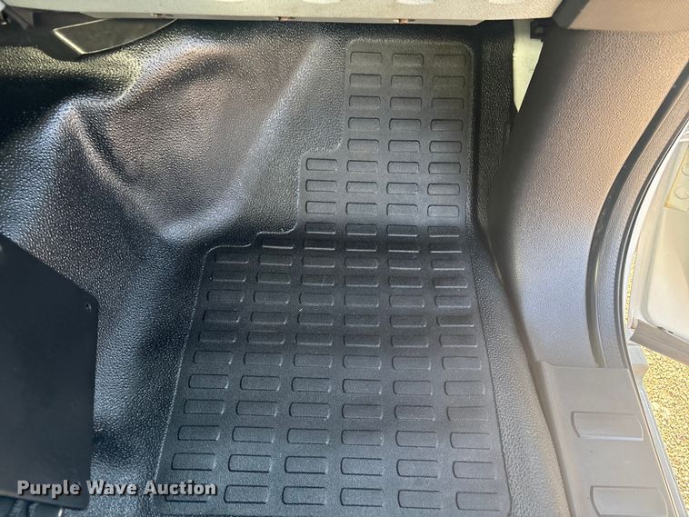 image for item EG8906 2016 Ford F450 Super Duty XL flatbed truck