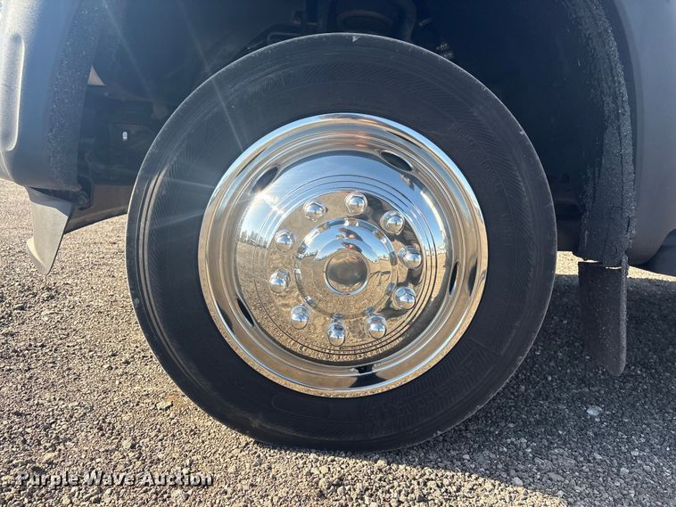 image for item EG8906 2016 Ford F450 Super Duty XL flatbed truck