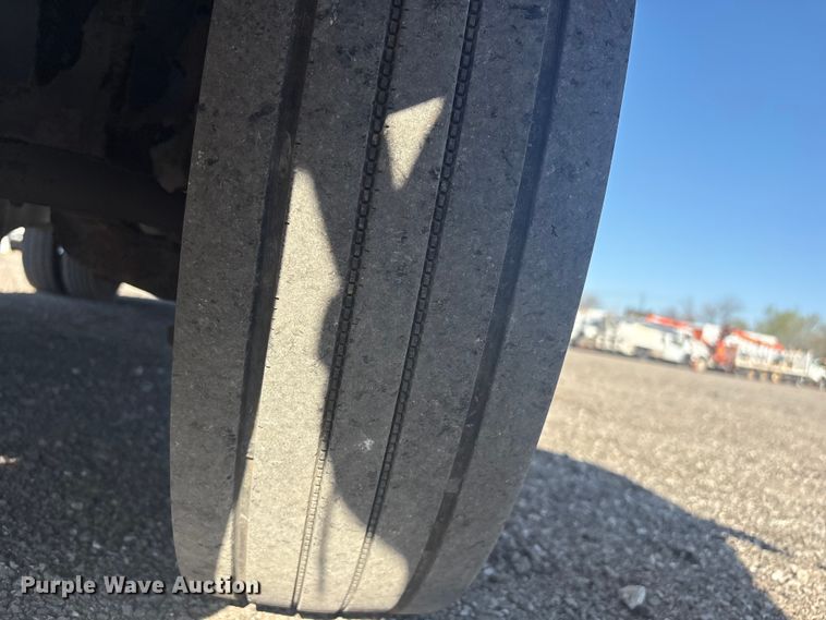 image for item EG8906 2016 Ford F450 Super Duty XL flatbed truck