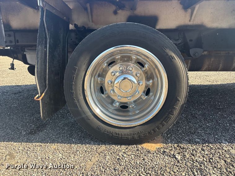 image for item EG8906 2016 Ford F450 Super Duty XL flatbed truck