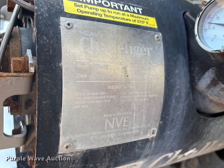 image for item EG8907 2015 International DF677 vacuum truck