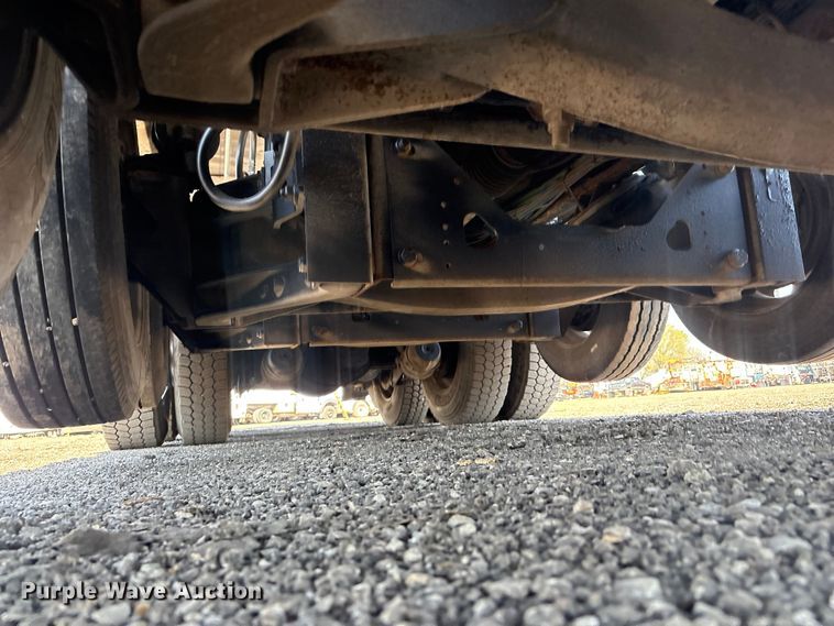 image for item EG8907 2015 International DF677 vacuum truck