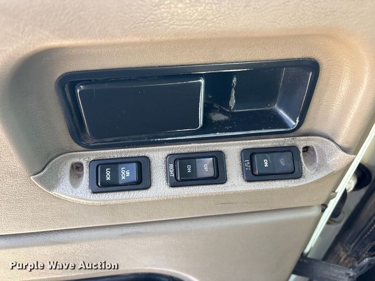 image for item EG8907 2015 International DF677 vacuum truck