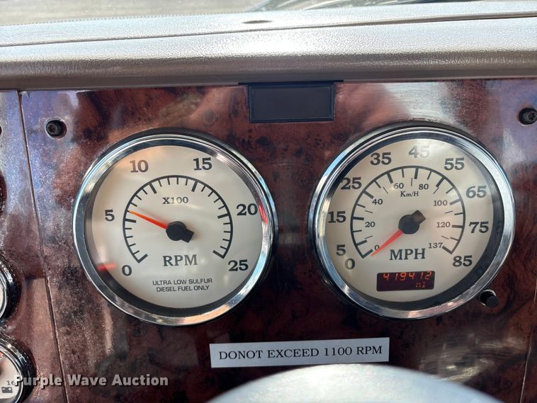 image for item EG8907 2015 International DF677 vacuum truck