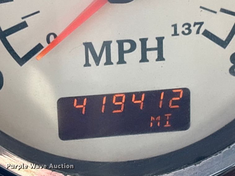 image for item EG8907 2015 International DF677 vacuum truck