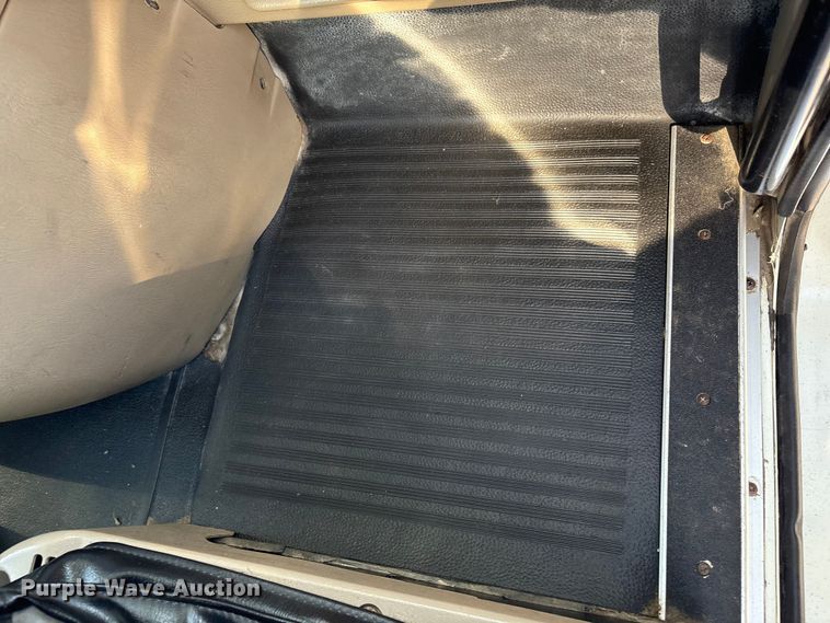 image for item EG8907 2015 International DF677 vacuum truck