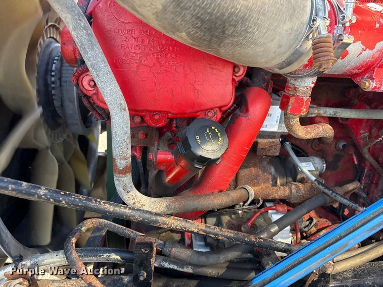 image for item EG8907 2015 International DF677 vacuum truck