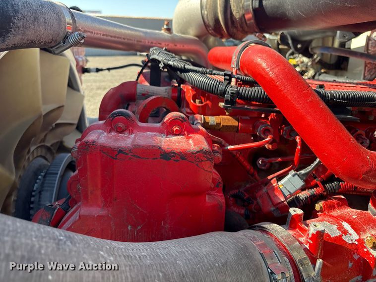 image for item EG8907 2015 International DF677 vacuum truck