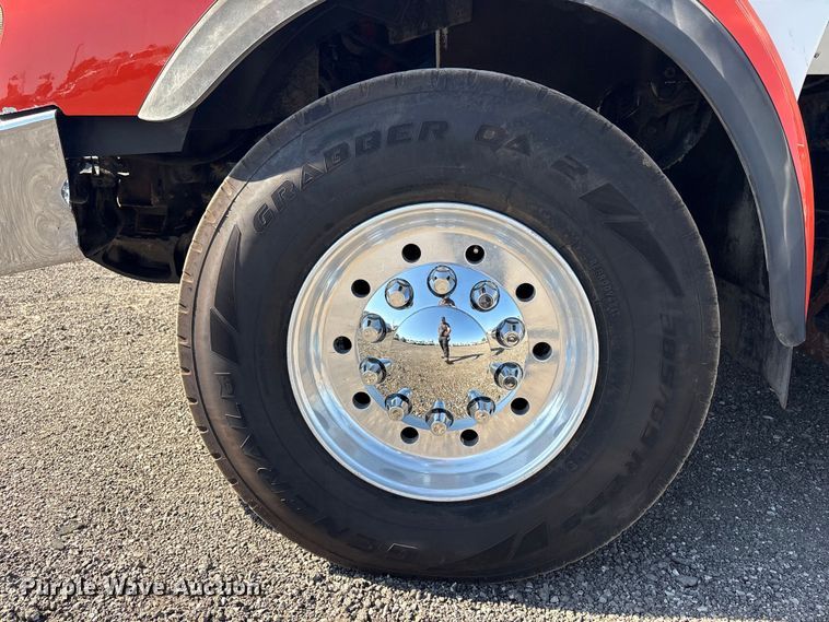 image for item EG8907 2015 International DF677 vacuum truck