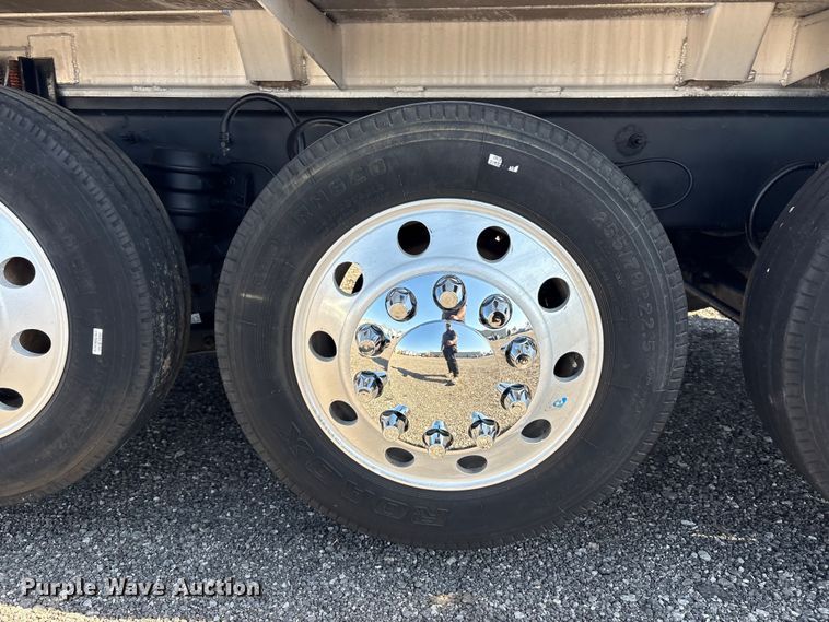 image for item EG8907 2015 International DF677 vacuum truck