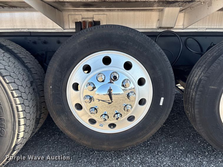 image for item EG8907 2015 International DF677 vacuum truck