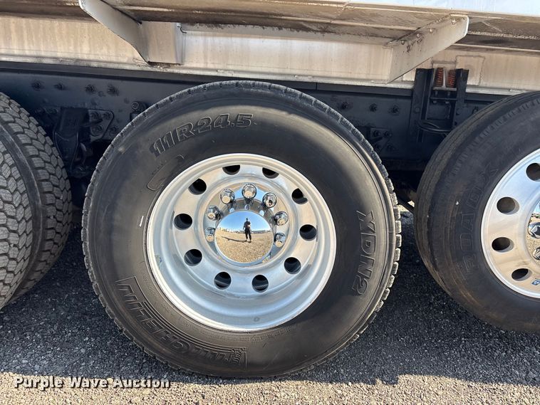 image for item EG8907 2015 International DF677 vacuum truck