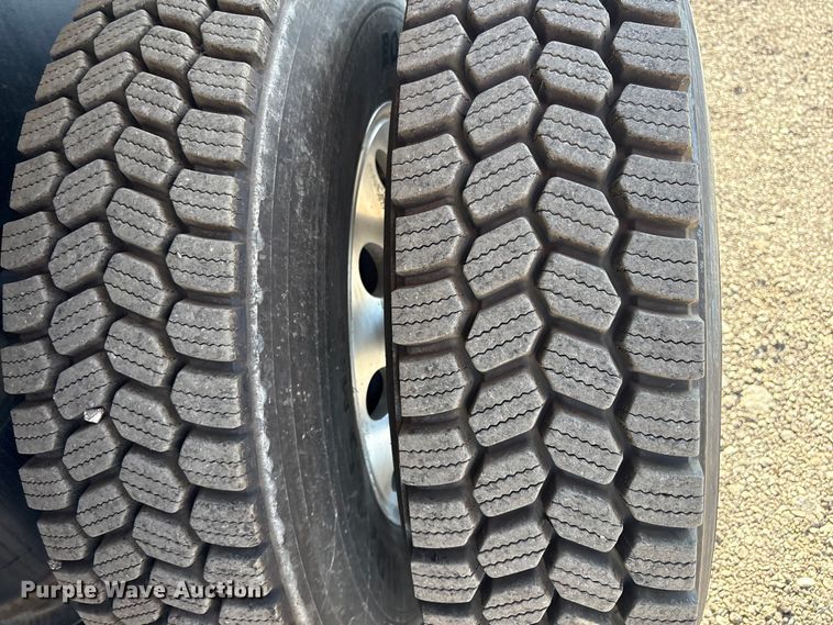 image for item EG8907 2015 International DF677 vacuum truck