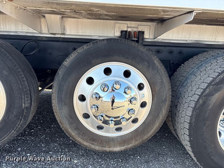 image for item EG8907 2015 International DF677 vacuum truck