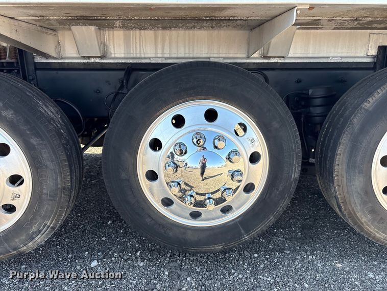 image for item EG8907 2015 International DF677 vacuum truck