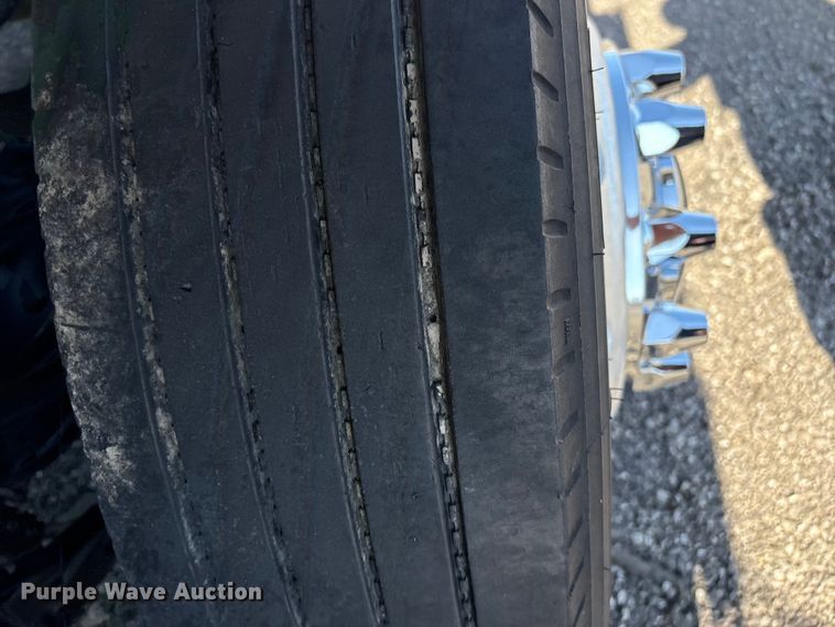 image for item EG8907 2015 International DF677 vacuum truck