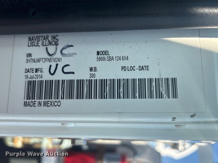 image for item EG8907 2015 International DF677 vacuum truck