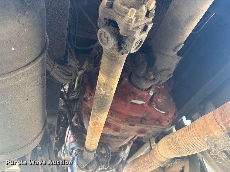 image for item EG8908 2006 Peterbilt 335 water truck