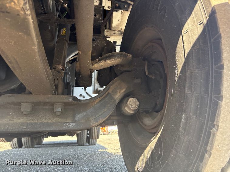 image for item EG8908 2006 Peterbilt 335 water truck