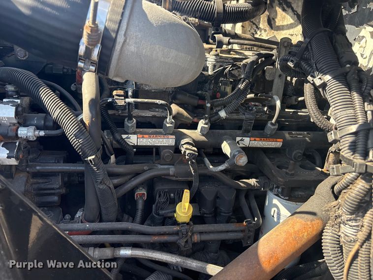 image for item EG8908 2006 Peterbilt 335 water truck