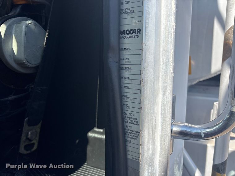 image for item EG8908 2006 Peterbilt 335 water truck