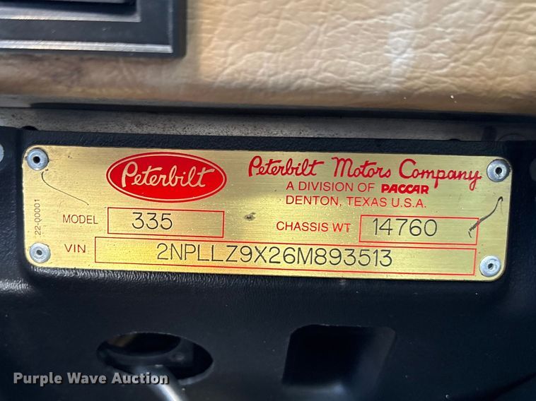 image for item EG8908 2006 Peterbilt 335 water truck