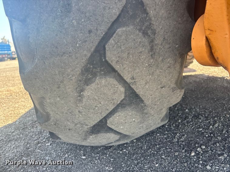 image for item EG8915 2010 Case 580 Super M backhoe