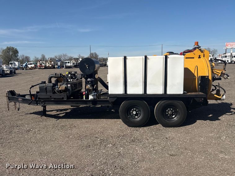 image for item EG8917 2023 Vermeer CV873SGT vacuum excavator