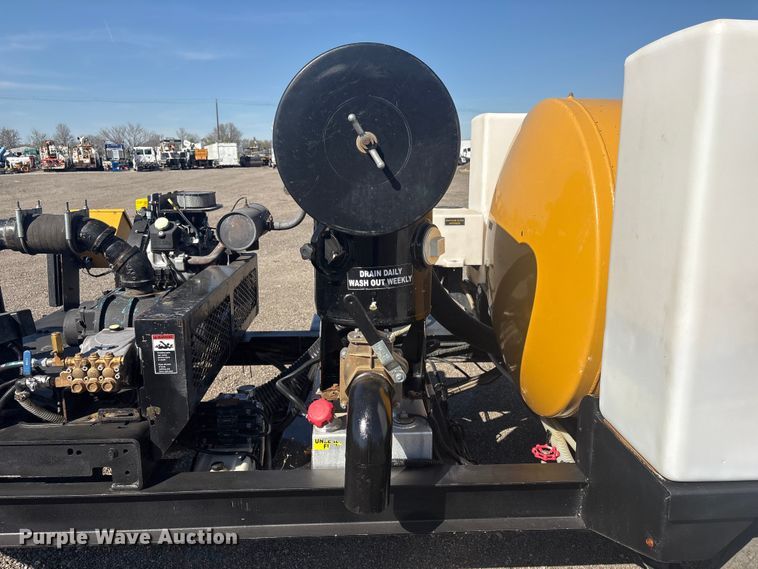 image for item EG8917 2023 Vermeer CV873SGT vacuum excavator