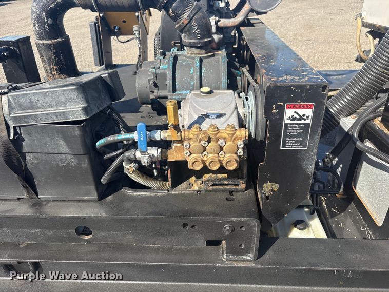 image for item EG8917 2023 Vermeer CV873SGT vacuum excavator