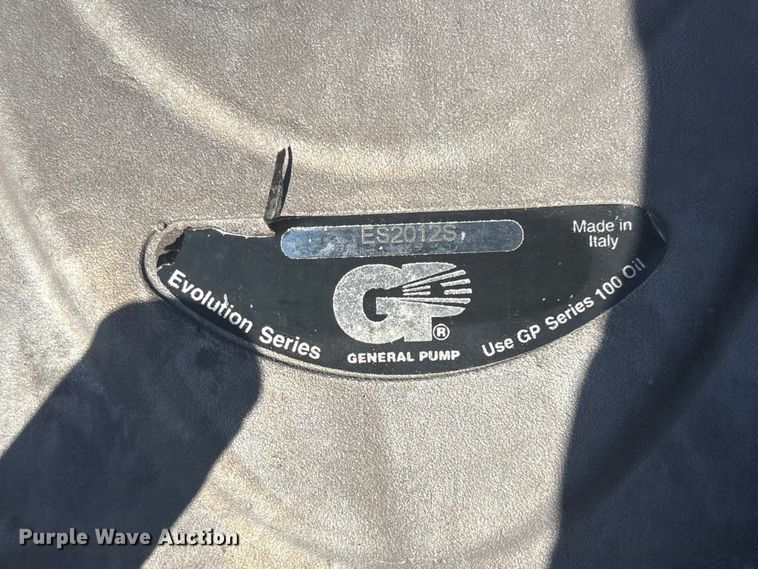 image for item EG8917 2023 Vermeer CV873SGT vacuum excavator