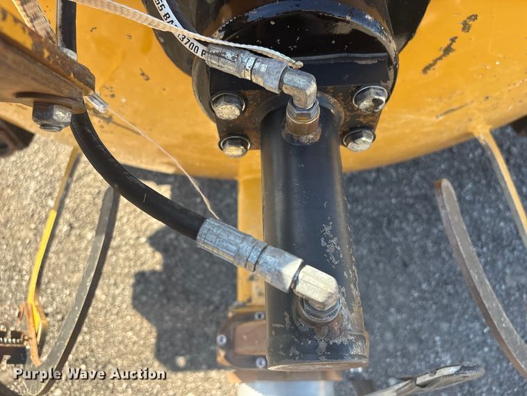 image for item EG8917 2023 Vermeer CV873SGT vacuum excavator