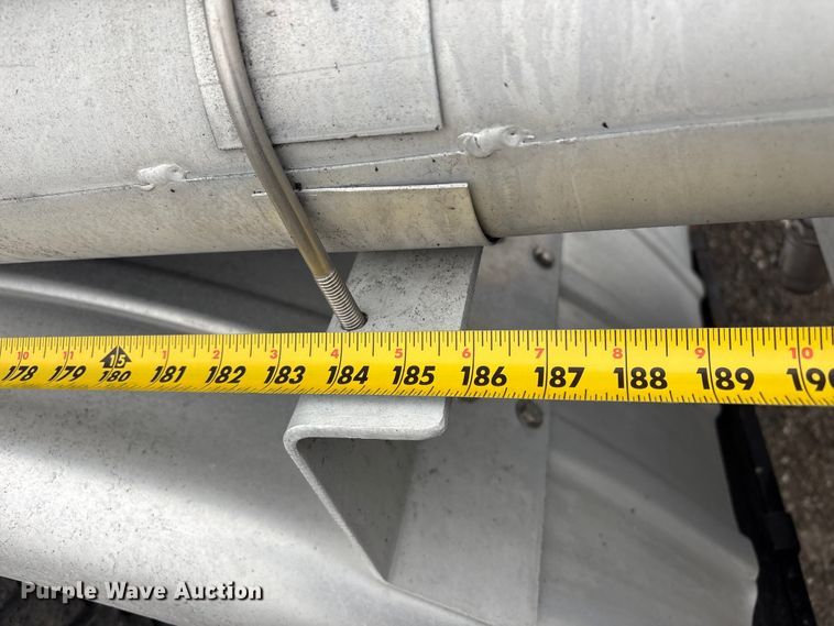 image for item EG8919 2003 Freightliner FLD112 tank truck