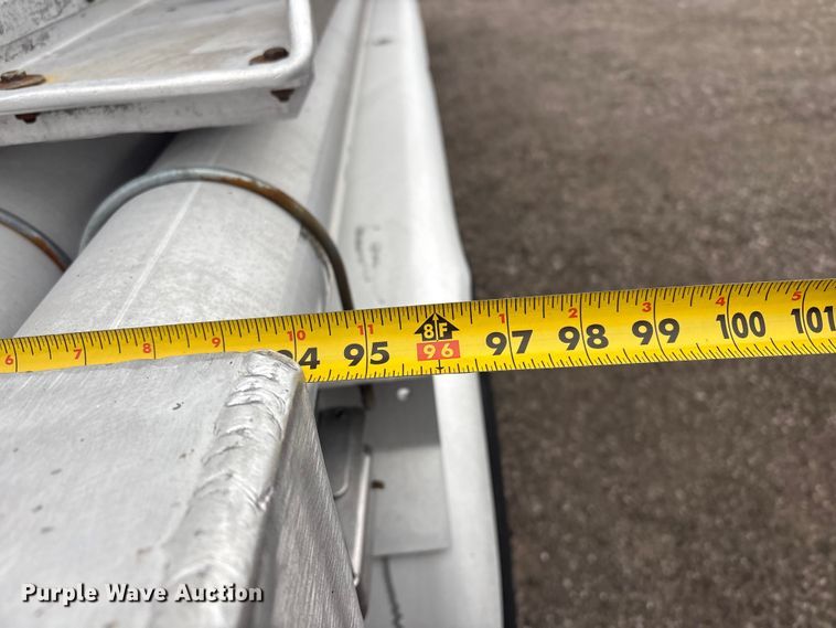 image for item EG8919 2003 Freightliner FLD112 tank truck