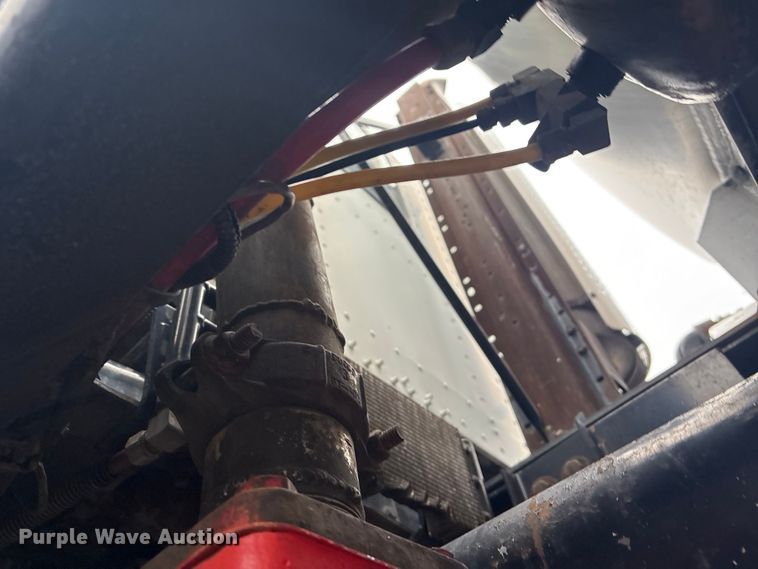 image for item EG8919 2003 Freightliner FLD112 tank truck