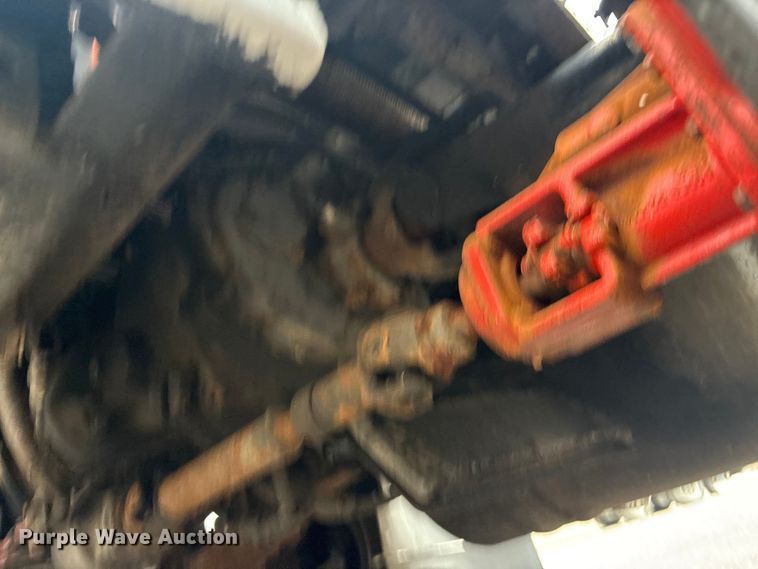 image for item EG8919 2003 Freightliner FLD112 tank truck