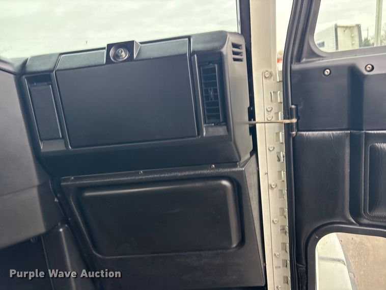 image for item EG8919 2003 Freightliner FLD112 tank truck