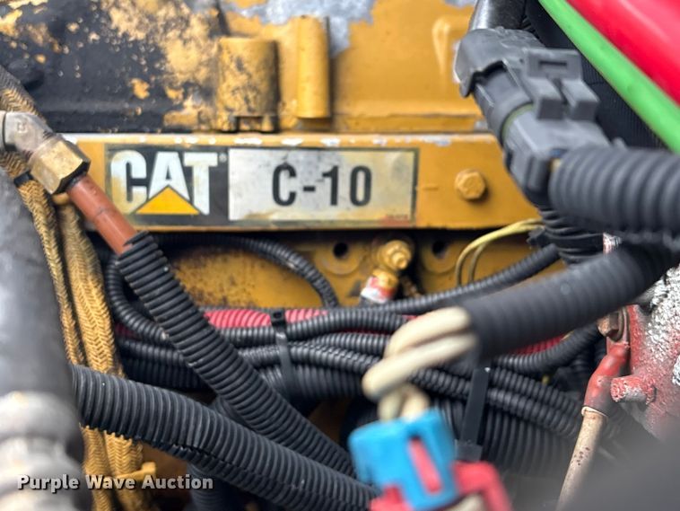 image for item EG8919 2003 Freightliner FLD112 tank truck