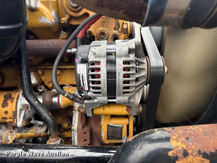 image for item EG8919 2003 Freightliner FLD112 tank truck