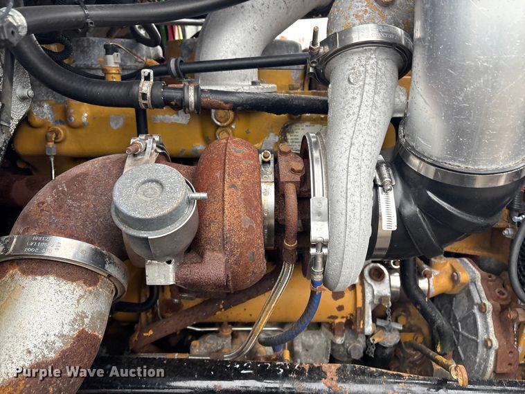 image for item EG8919 2003 Freightliner FLD112 tank truck