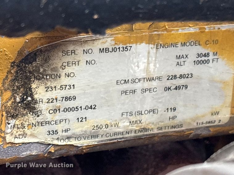 image for item EG8919 2003 Freightliner FLD112 tank truck