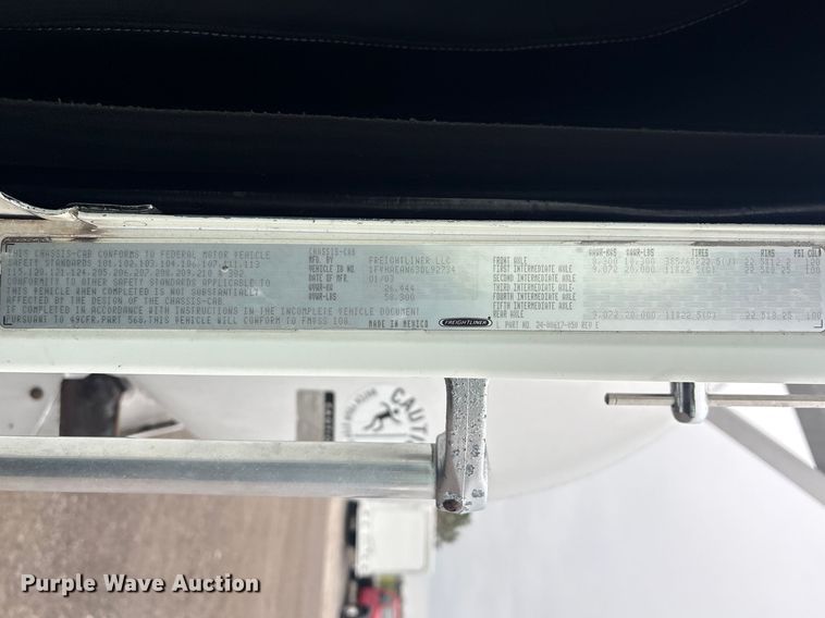 image for item EG8919 2003 Freightliner FLD112 tank truck